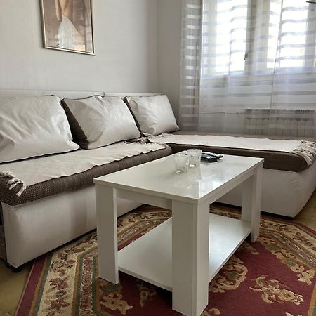 Day & Night Apartment Ćuprija Eksteriør billede